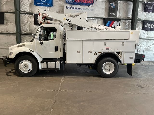 2013 Freightliner M2 106 Medium Duty photo 2