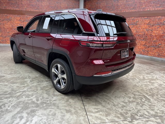 2024 Jeep Grand Cherokee Limited photo 3