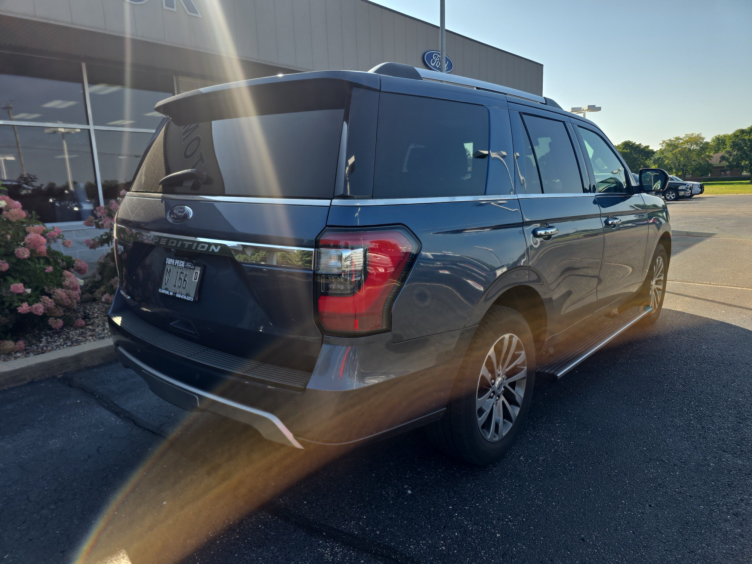 Used 2018 Ford Expedition Limited with VIN 1FMJU2AT8JEA45460 for sale in Clinton, WI