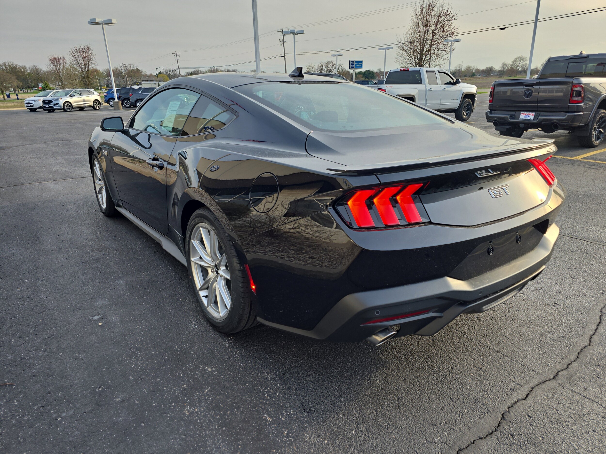 2025 Ford Mustang GT Premium photo 2