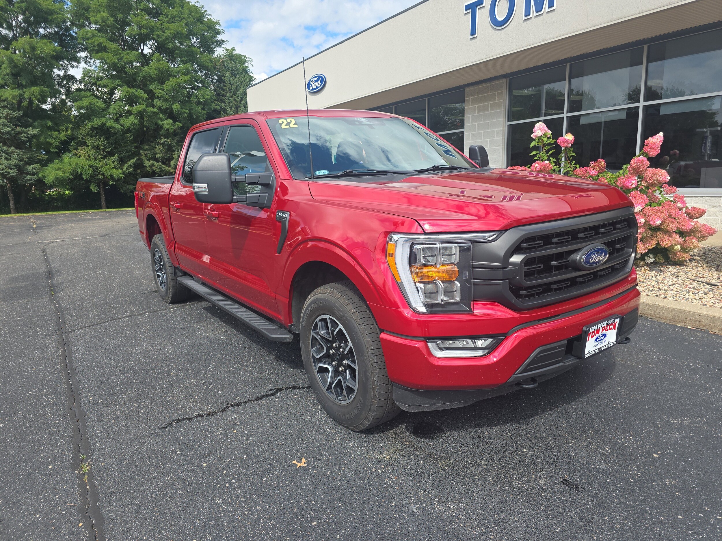 2022 Ford F-150 XLT photo 2