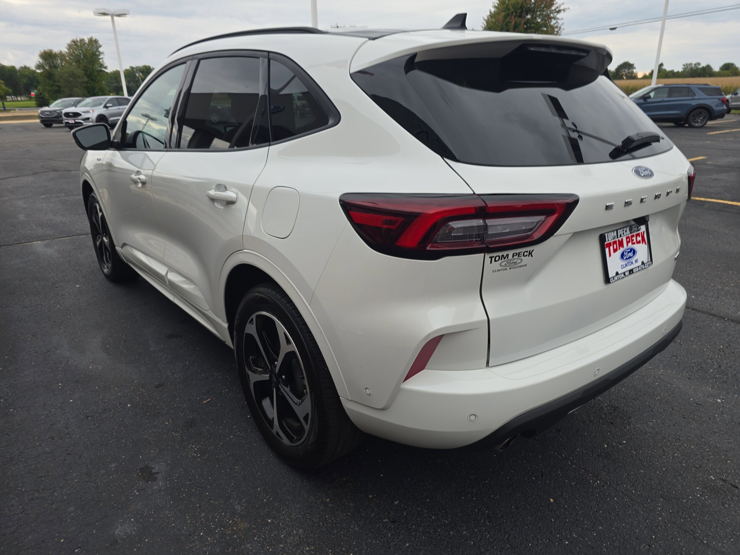 2023 Ford Escape ST-Line Elite photo 3