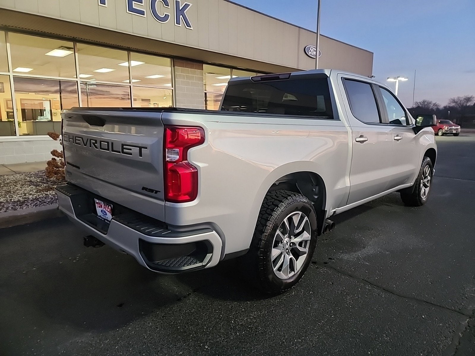 Used 2020 Chevrolet Silverado 1500 RST with VIN 1GCUYEED8LZ249536 for sale in Clinton, WI