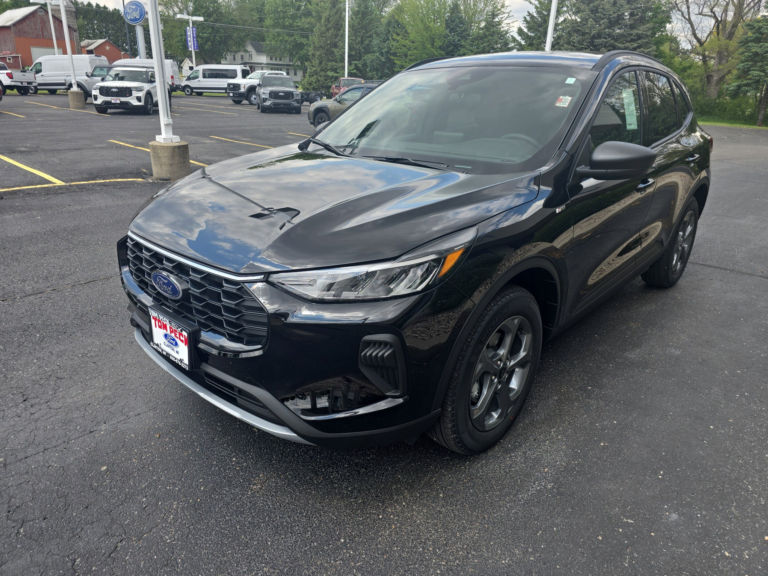 2025 Ford Escape ST-Line photo 4