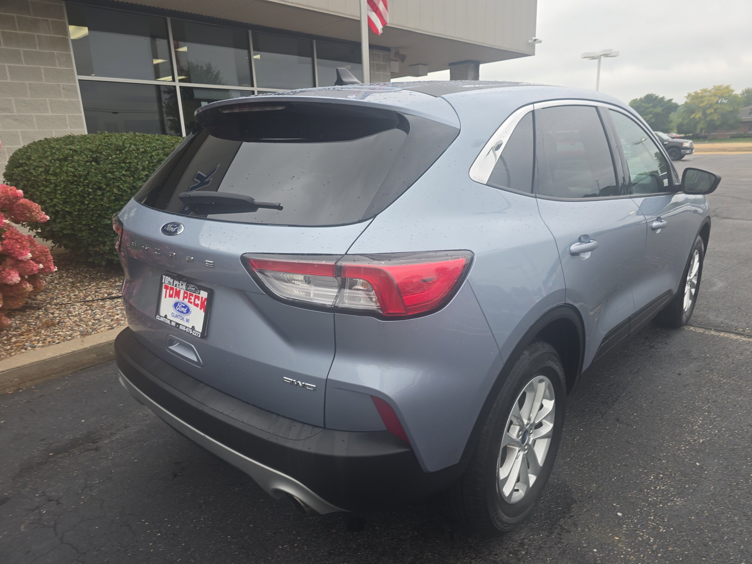 2022 Ford Escape SE photo 3