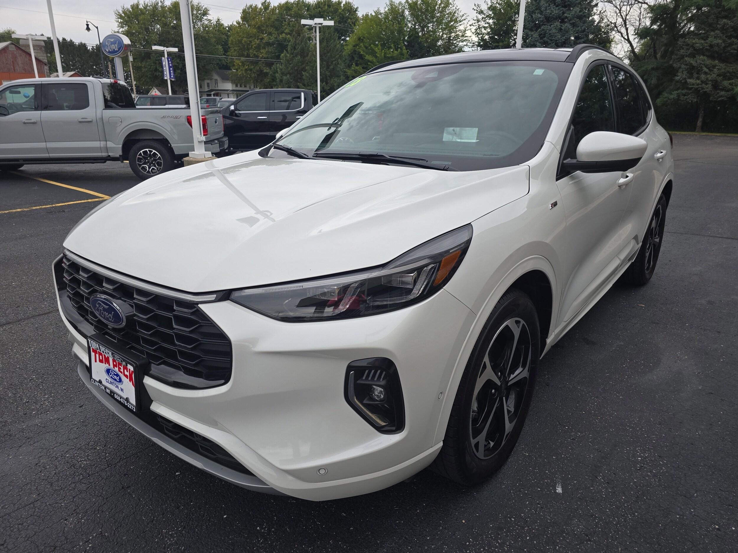 2023 Ford Escape ST-Line Elite photo 4