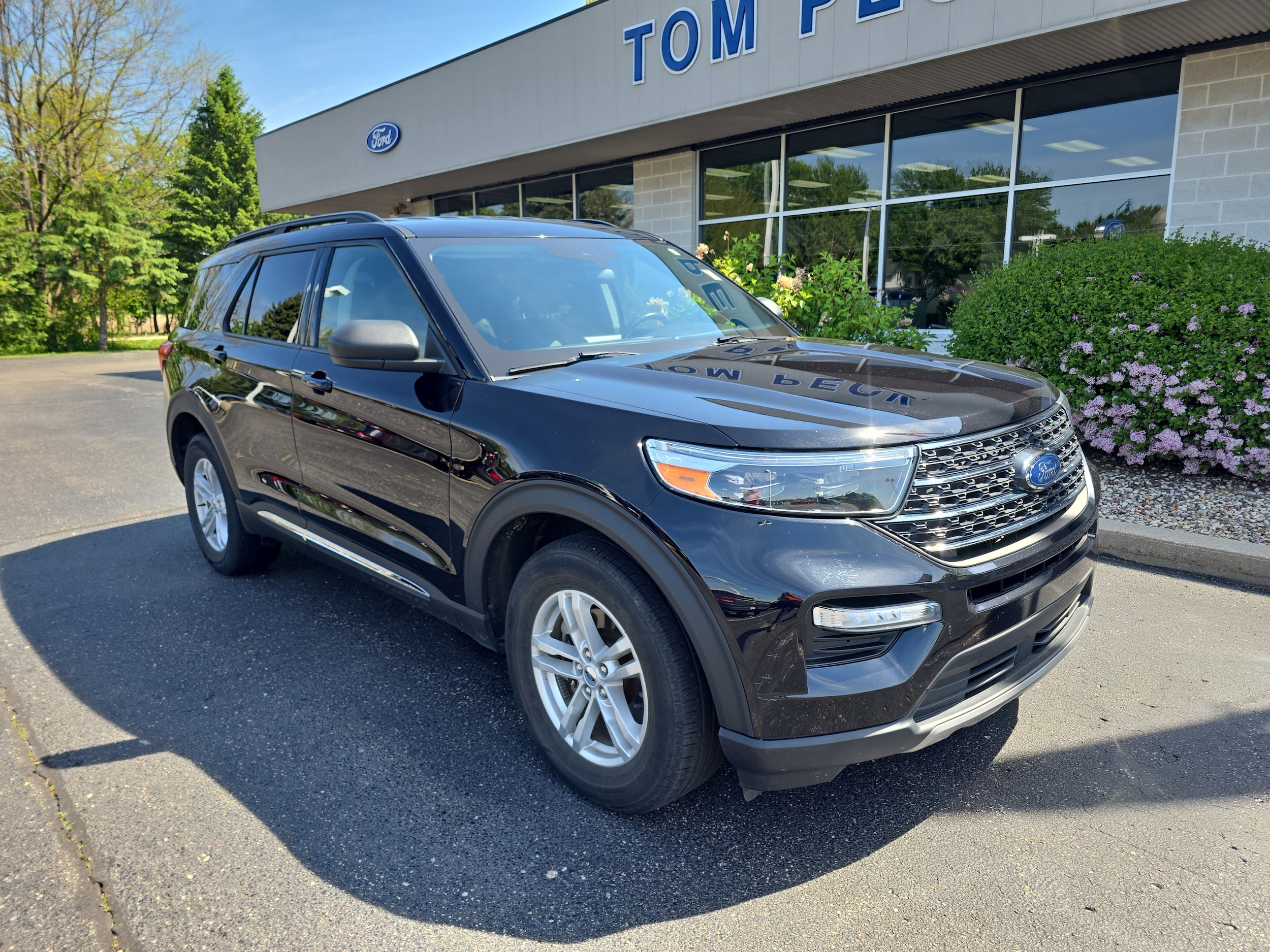 2022 Ford Explorer XLT 4WD's photo