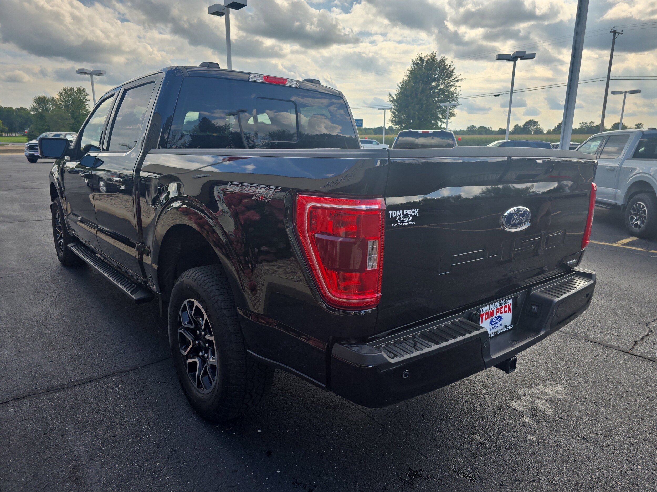 2022 Ford F-150 XLT photo 2