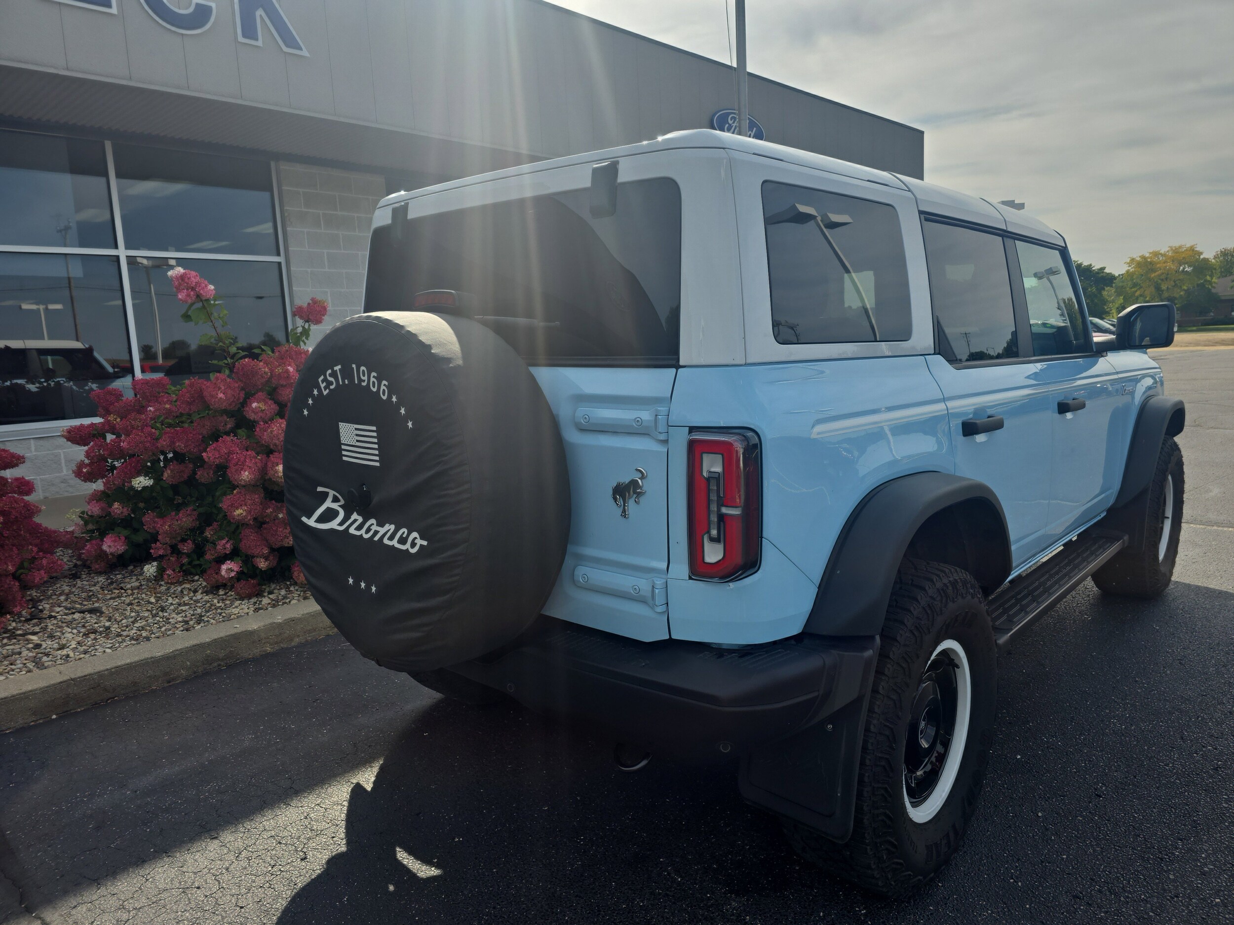 2023 Ford Bronco Heritage Limited First Edition photo 2