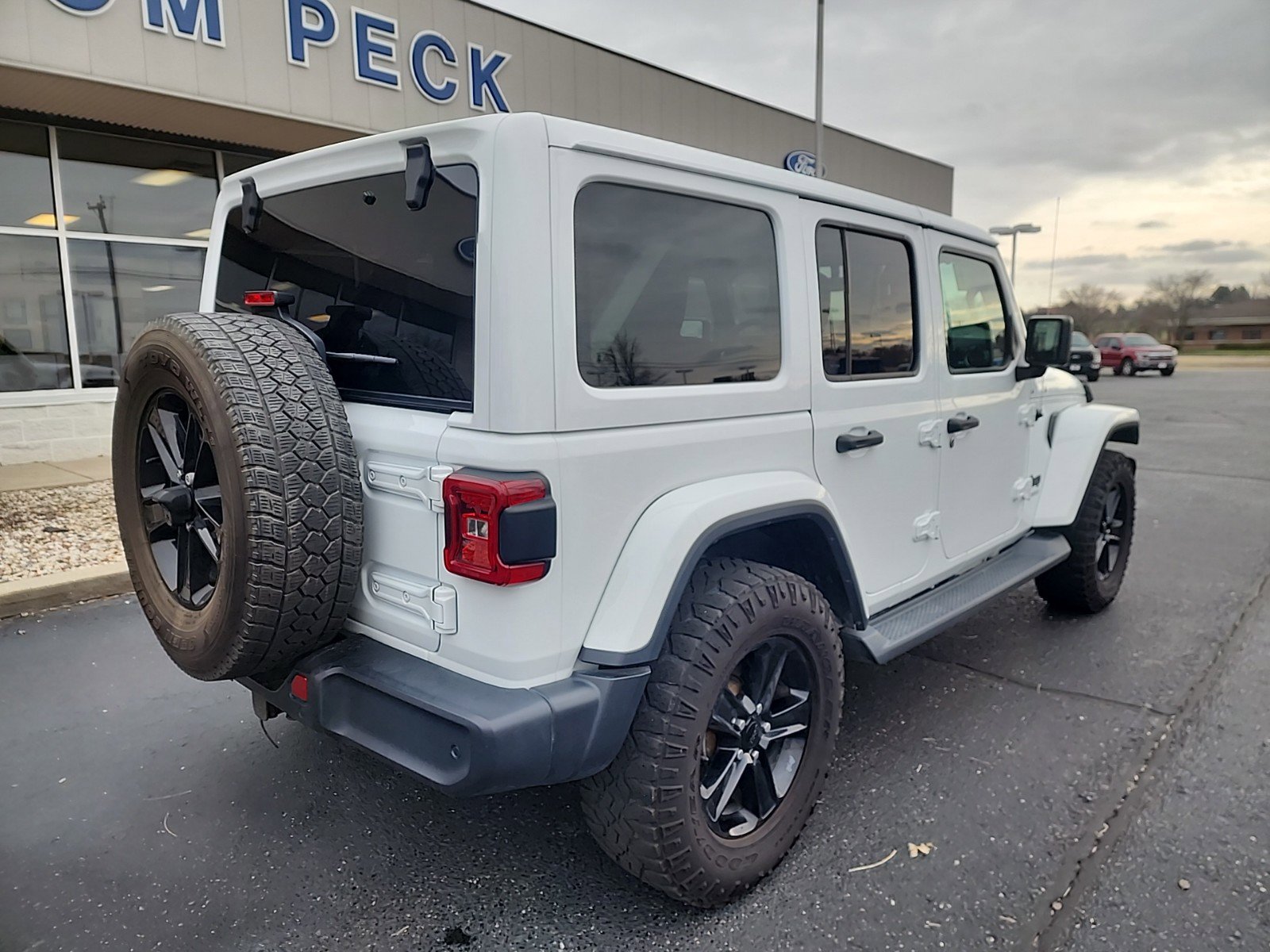 Used 2020 Jeep Wrangler Unlimited Sahara Altitude with VIN 1C4HJXEG3LW233533 for sale in Clinton, WI