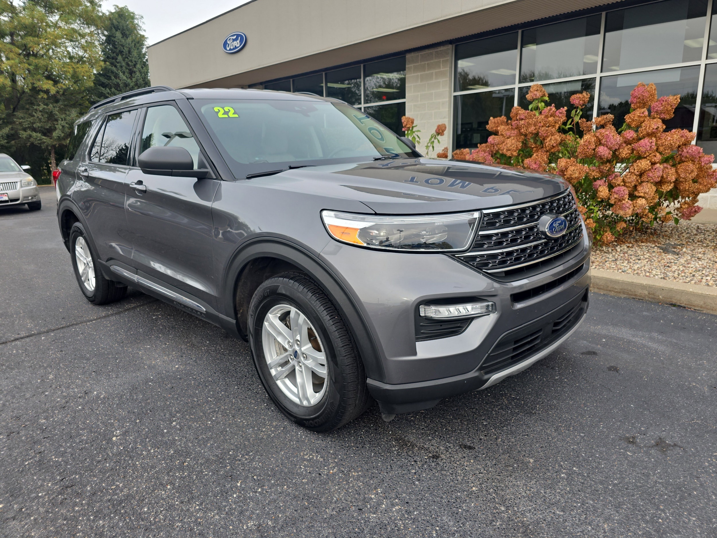2022 Ford Explorer XLT's photo