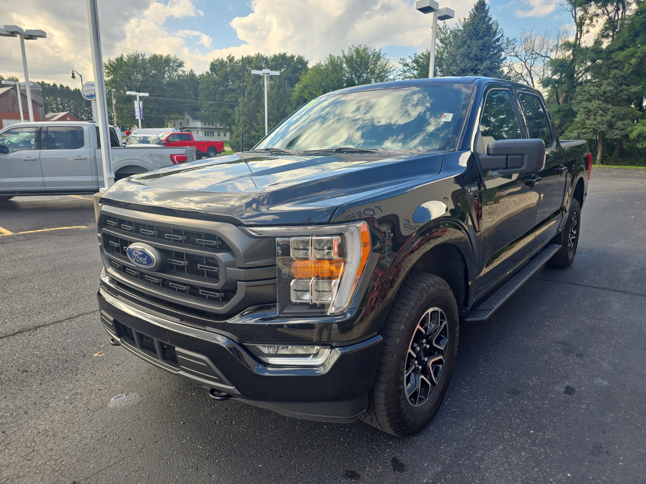 2022 Ford F-150 XLT photo 3
