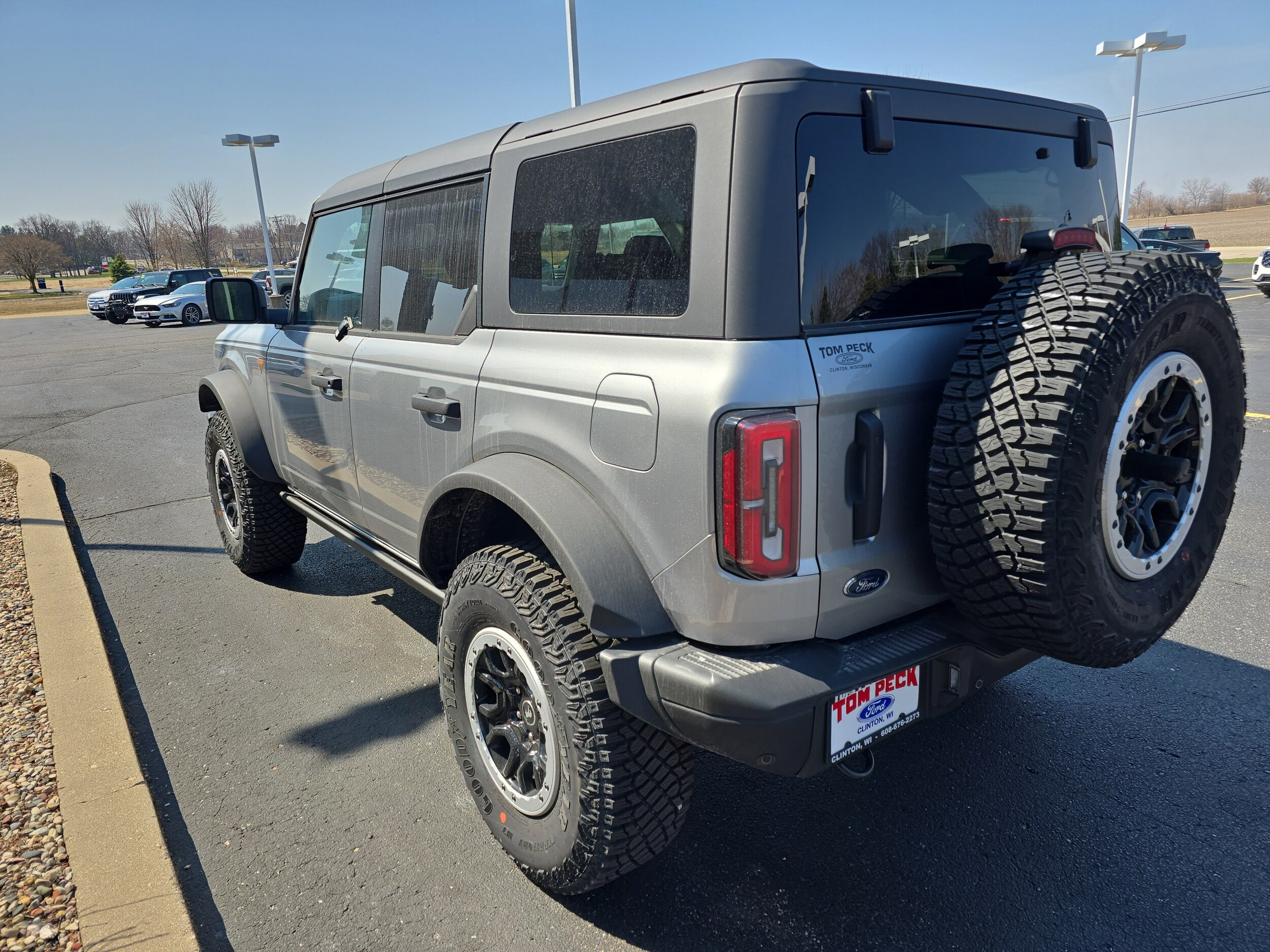 2024 Ford Bronco Badlands photo 3