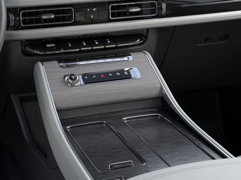 Additional photo of vehicle.