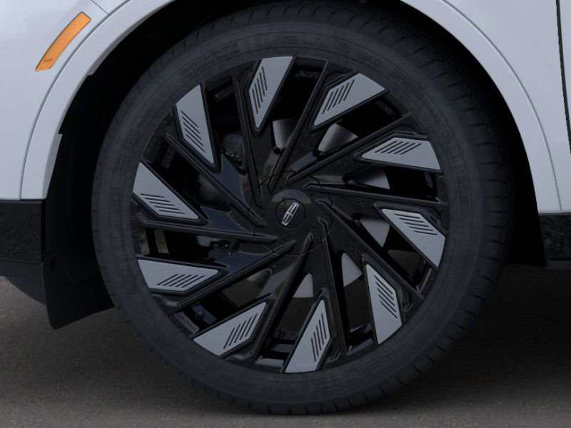 Additional photo of vehicle.