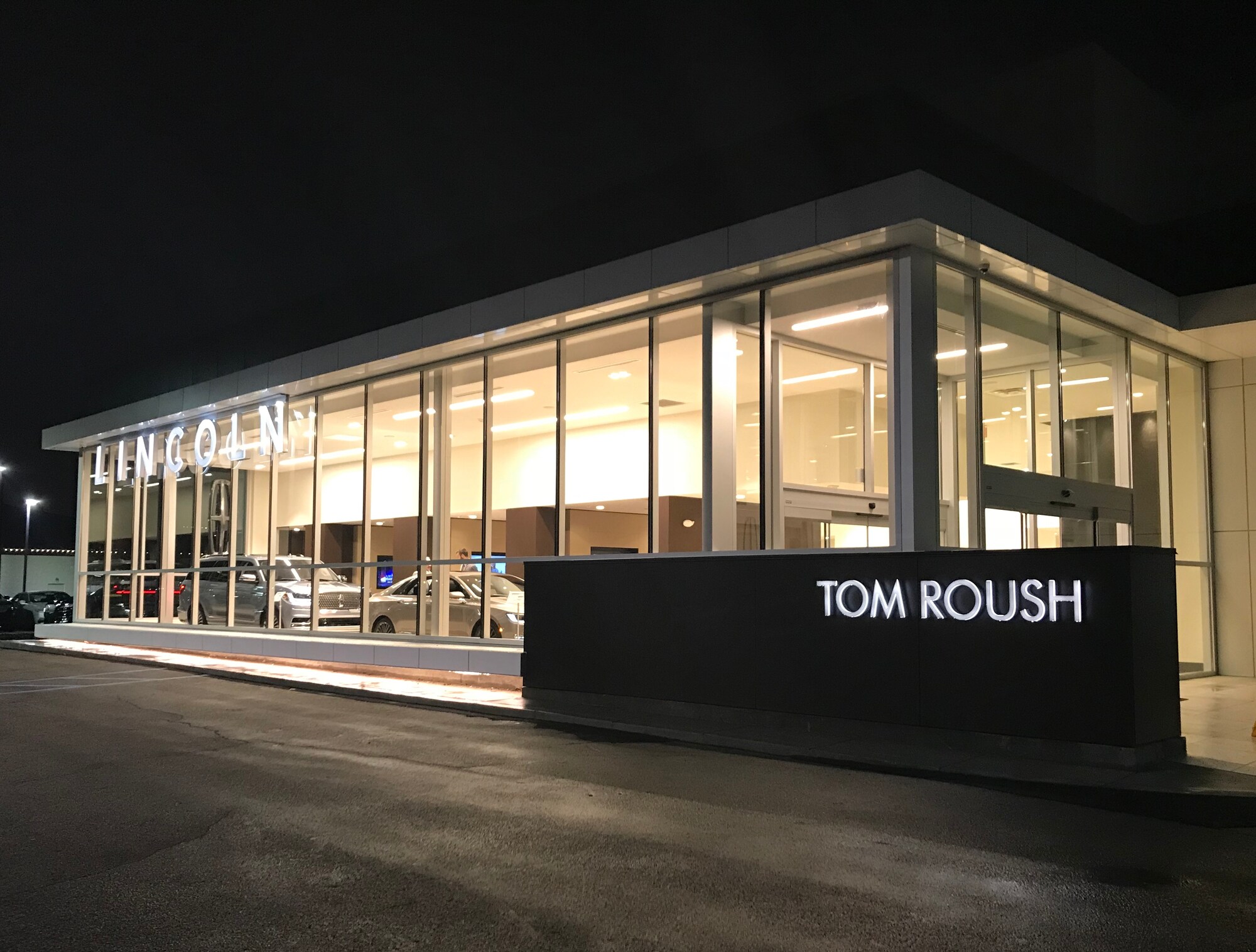 TOM ROUSH AUTO GROUP | New Mazda, Mitsubishi, Lincoln ...