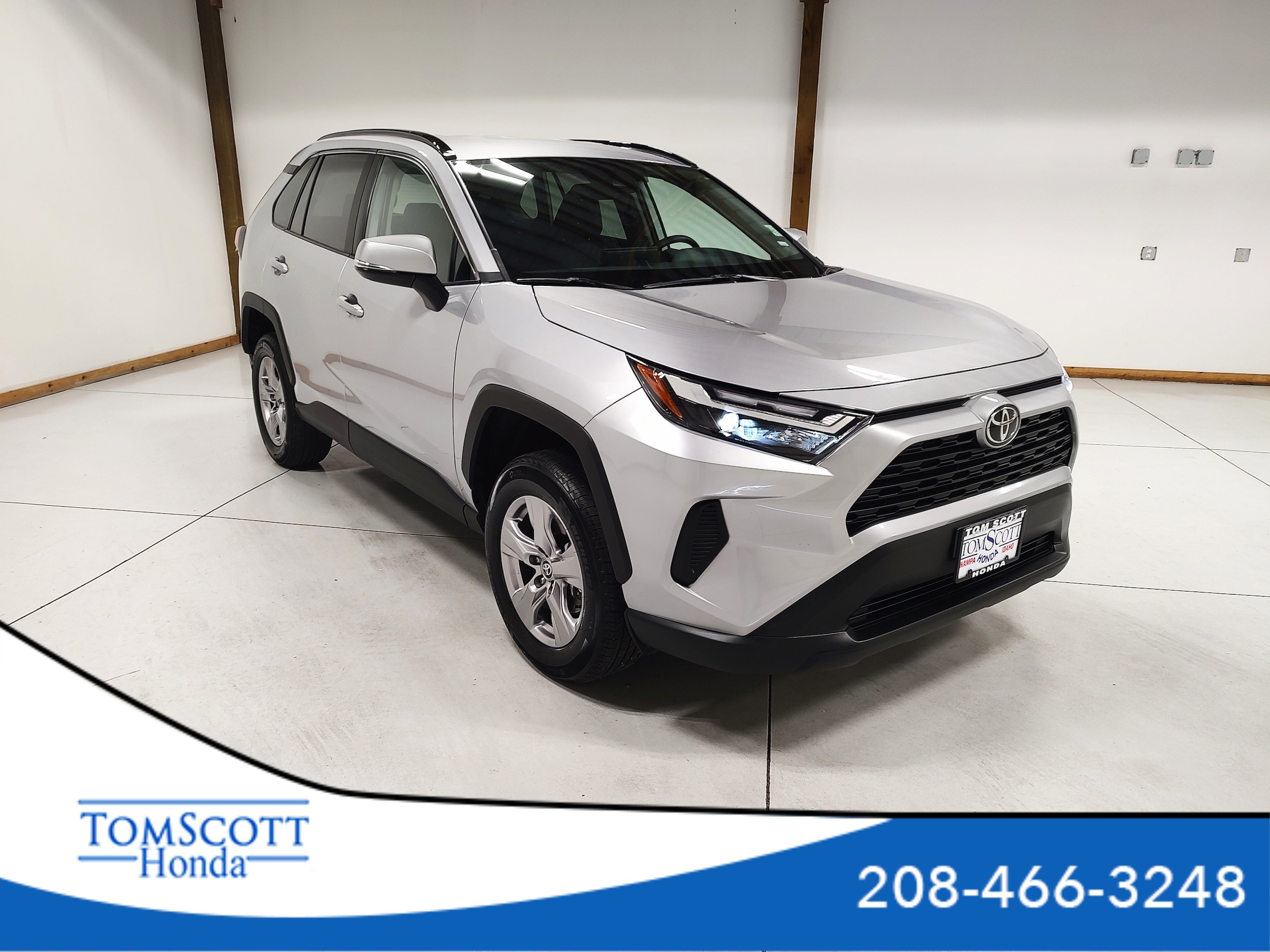 2025 Toyota RAV4 XLE AWD's photo