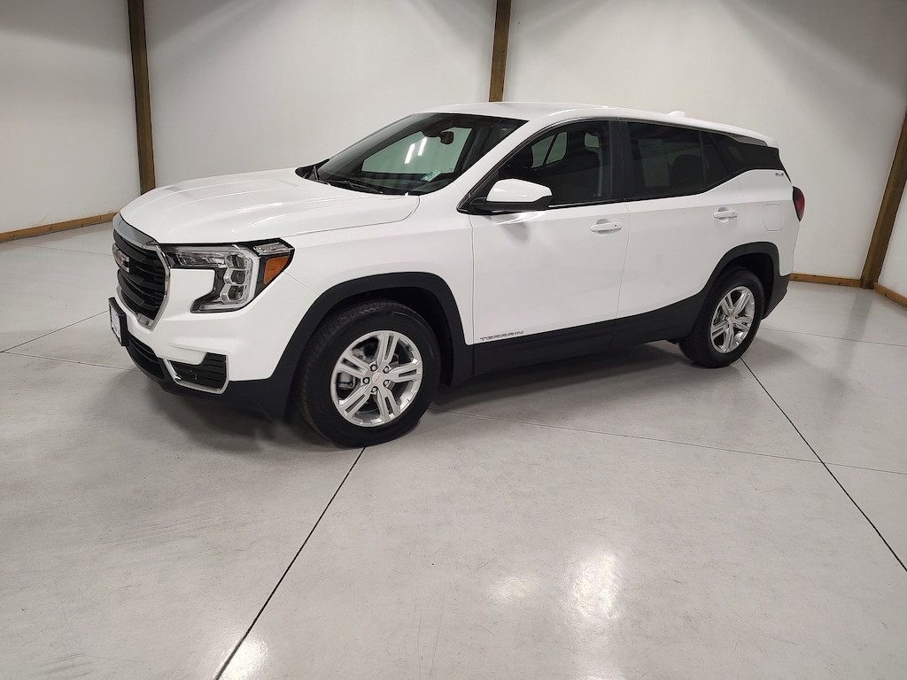 Used 2024 GMC Terrain SLE SUV