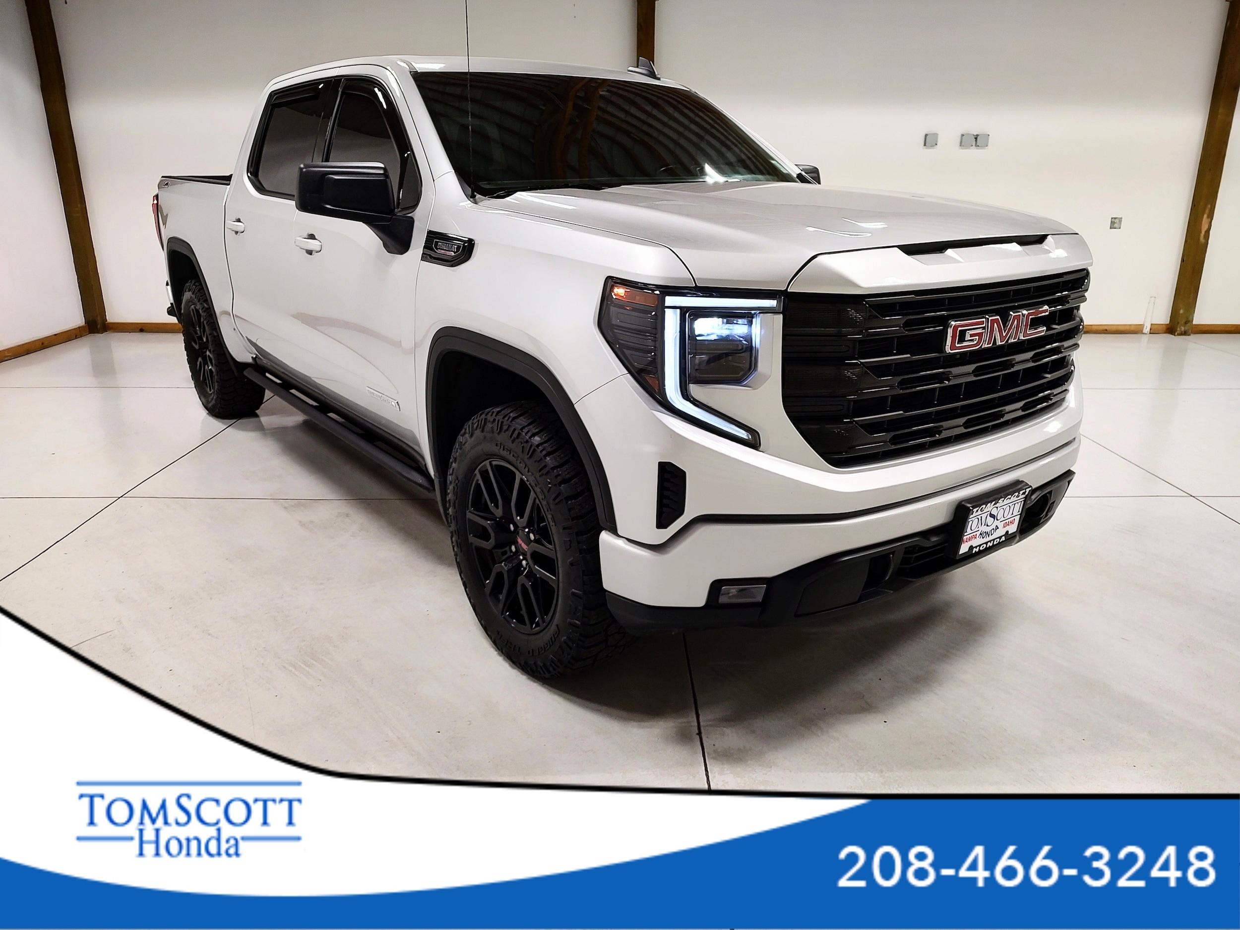 2022 GMC Sierra Elevation's photo