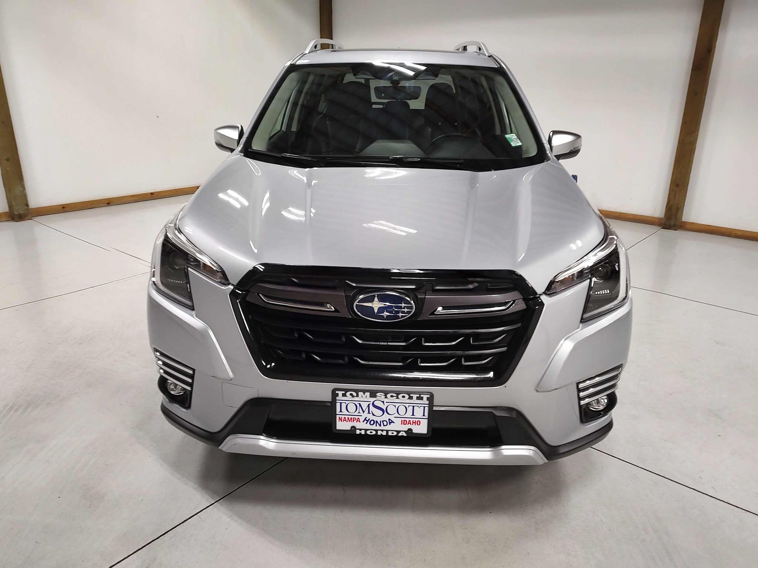 2024 Subaru Forester Touring photo 3