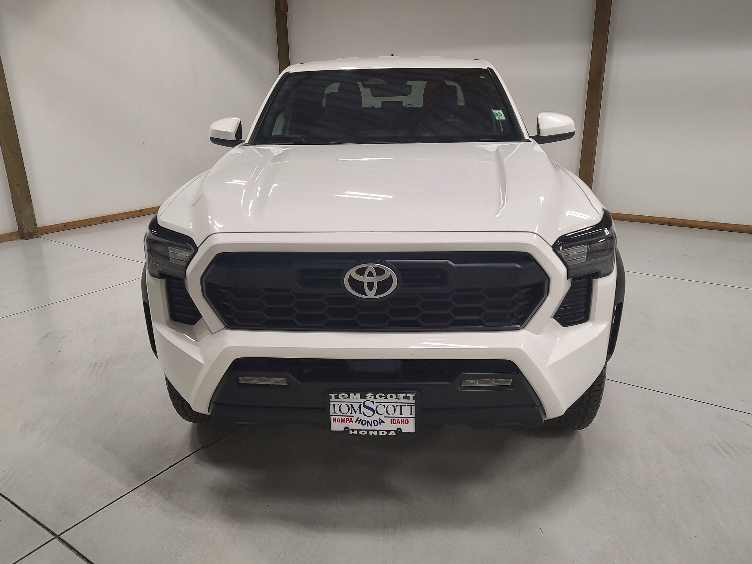 2024 Toyota Tacoma TRD photo 3