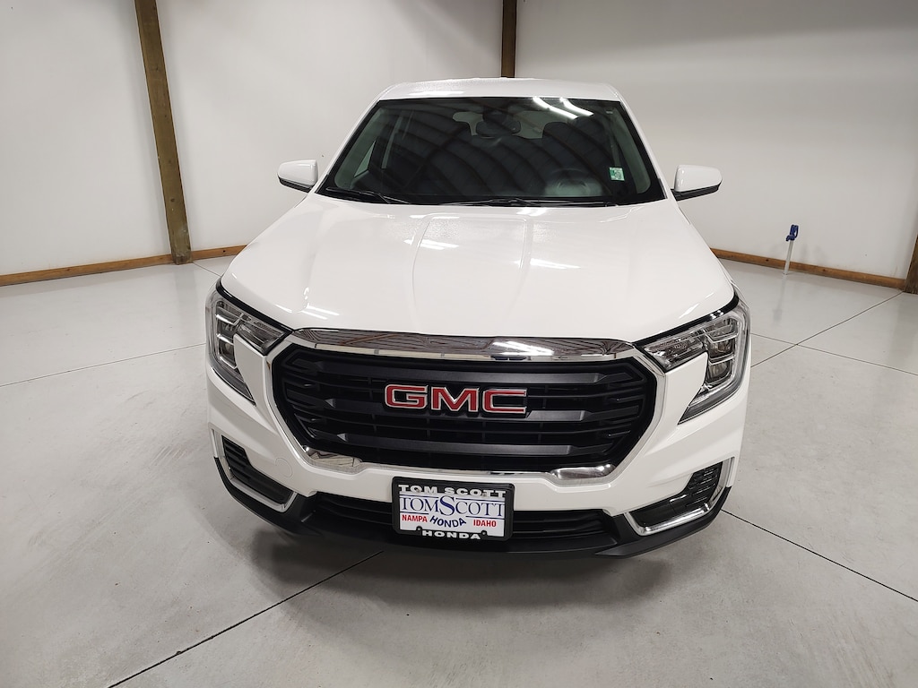 Used 2024 GMC Terrain SLE SUV