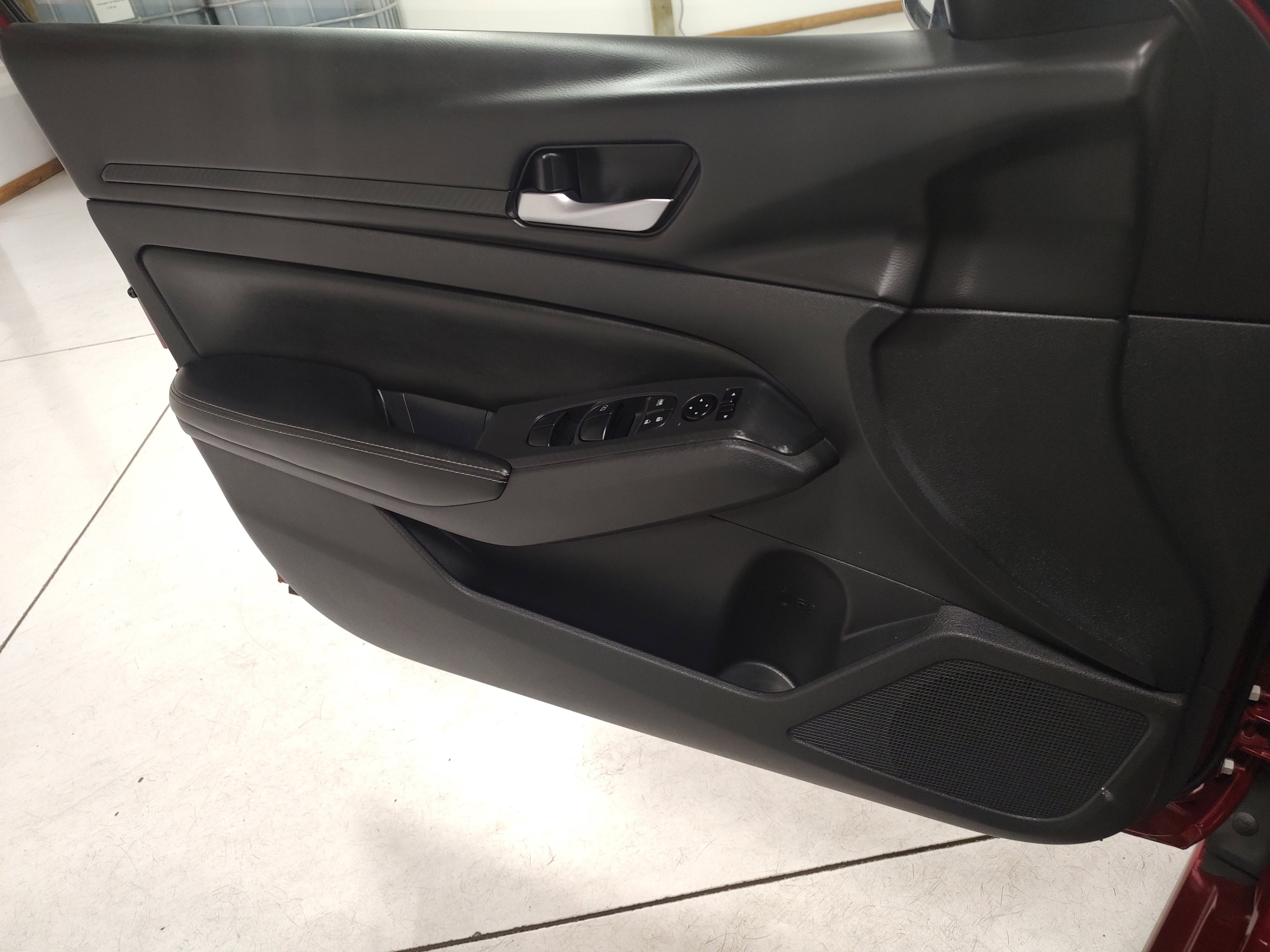 2024 Nissan Altima SV - Photo 9