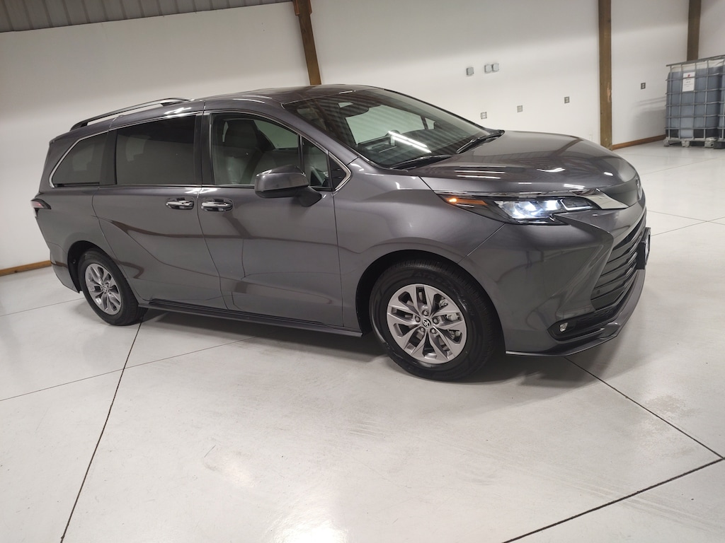 Used 2025 Toyota Sienna XLE 8 Passenger Van Passenger Van