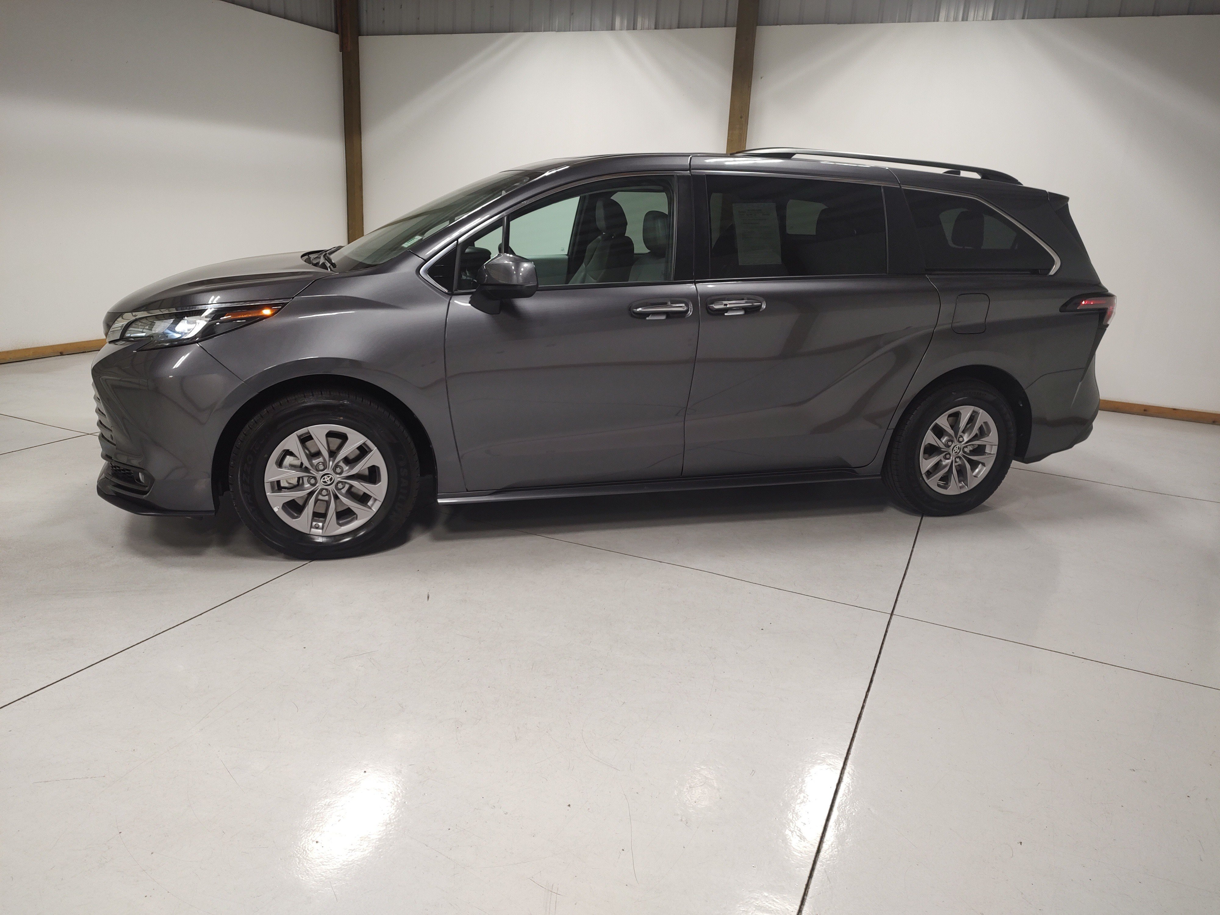 Used 2025 Toyota Sienna XLE 8 Passenger Van Passenger Van