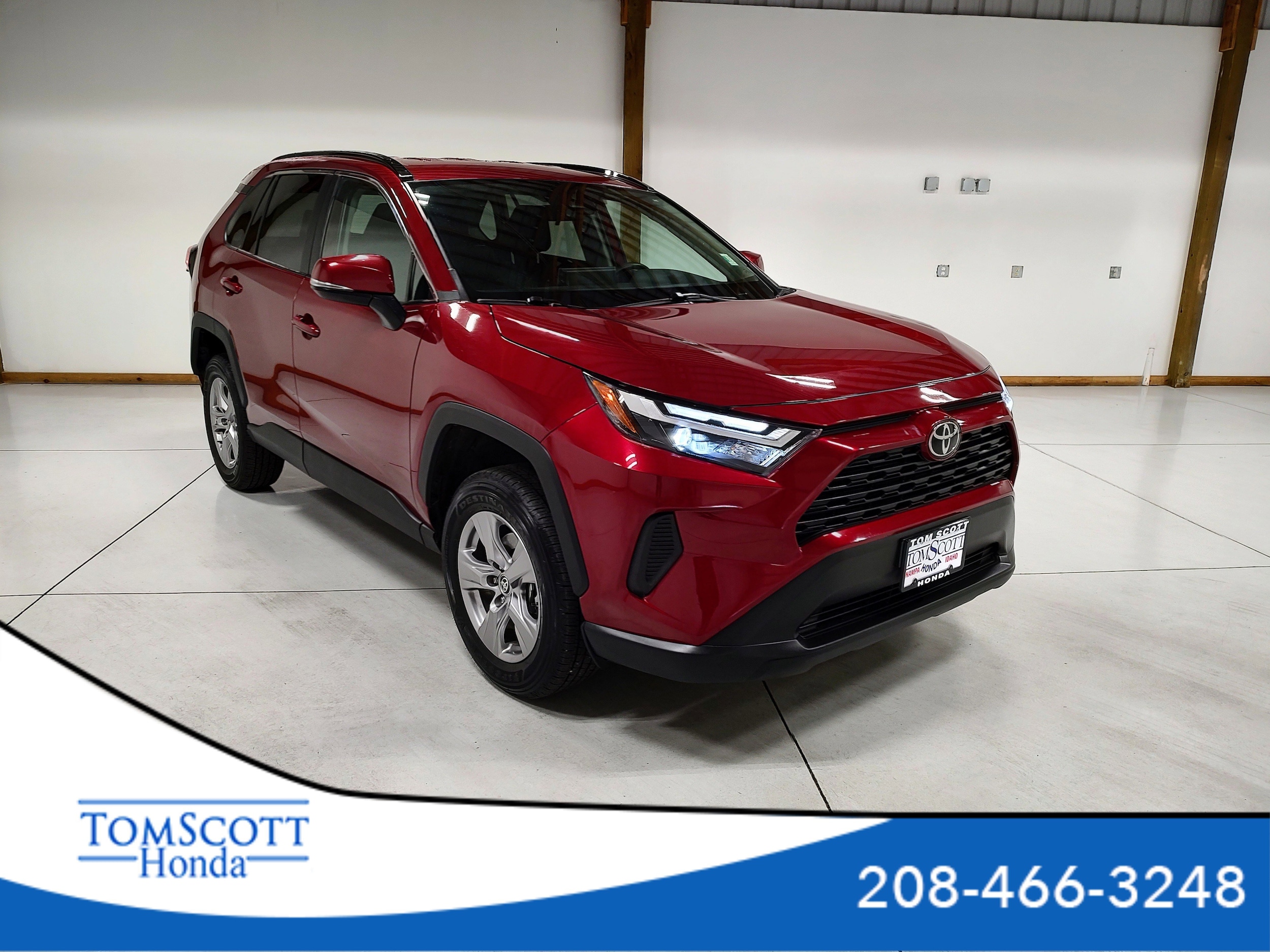 2025 Toyota RAV4 XLE's photo