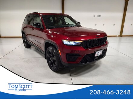 2023 Jeep Grand Cherokee Laredo SUV