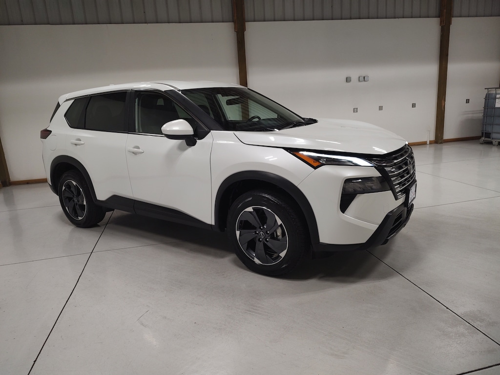 Used 2024 Nissan Rogue SV SUV