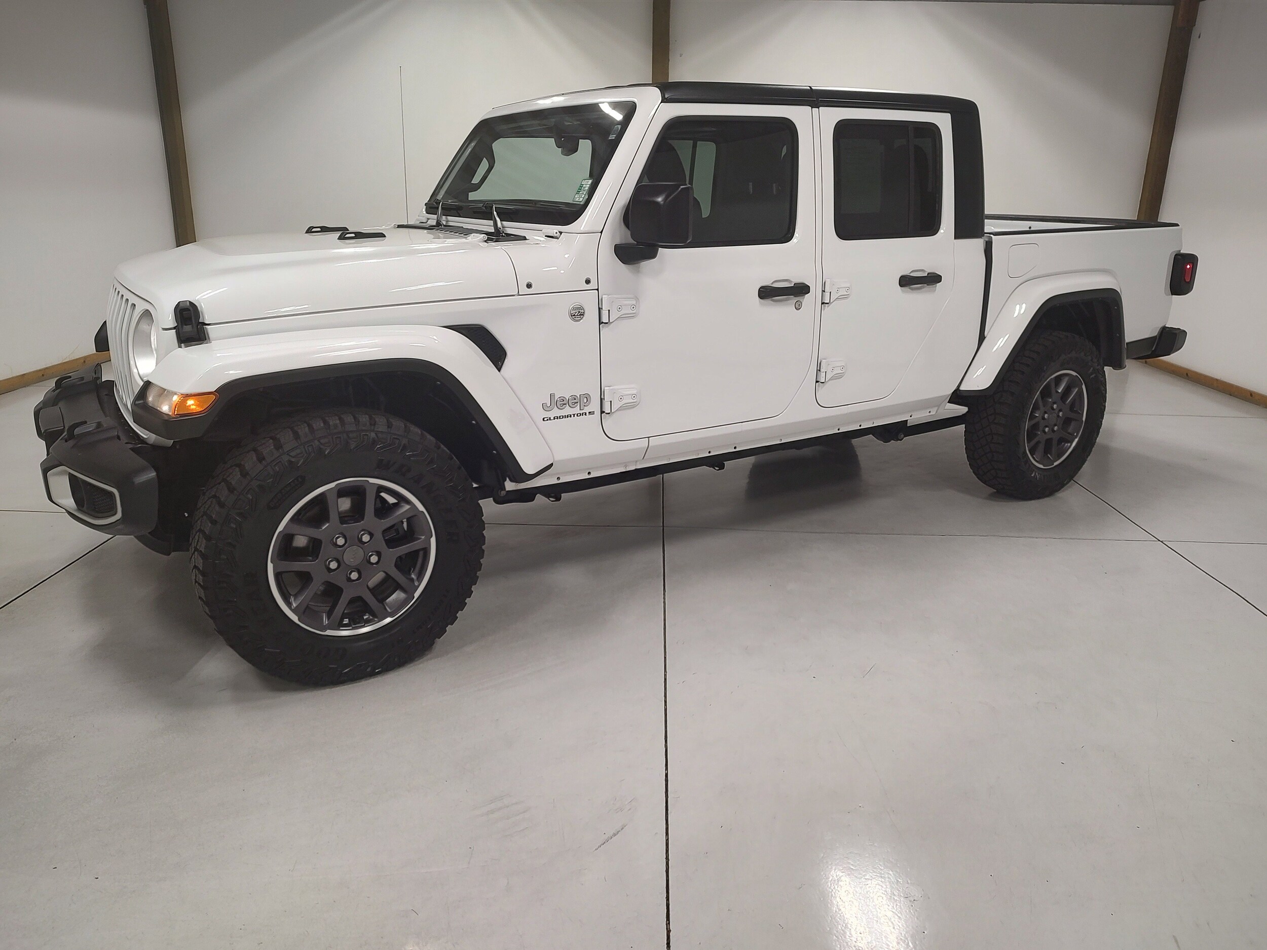 2023 Jeep Gladiator Overland photo 4