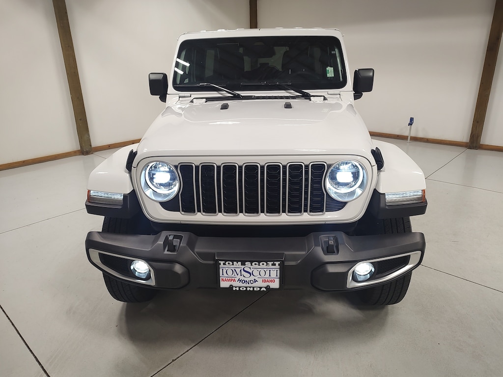 Used 2025 Jeep Wrangler Sahara SUV