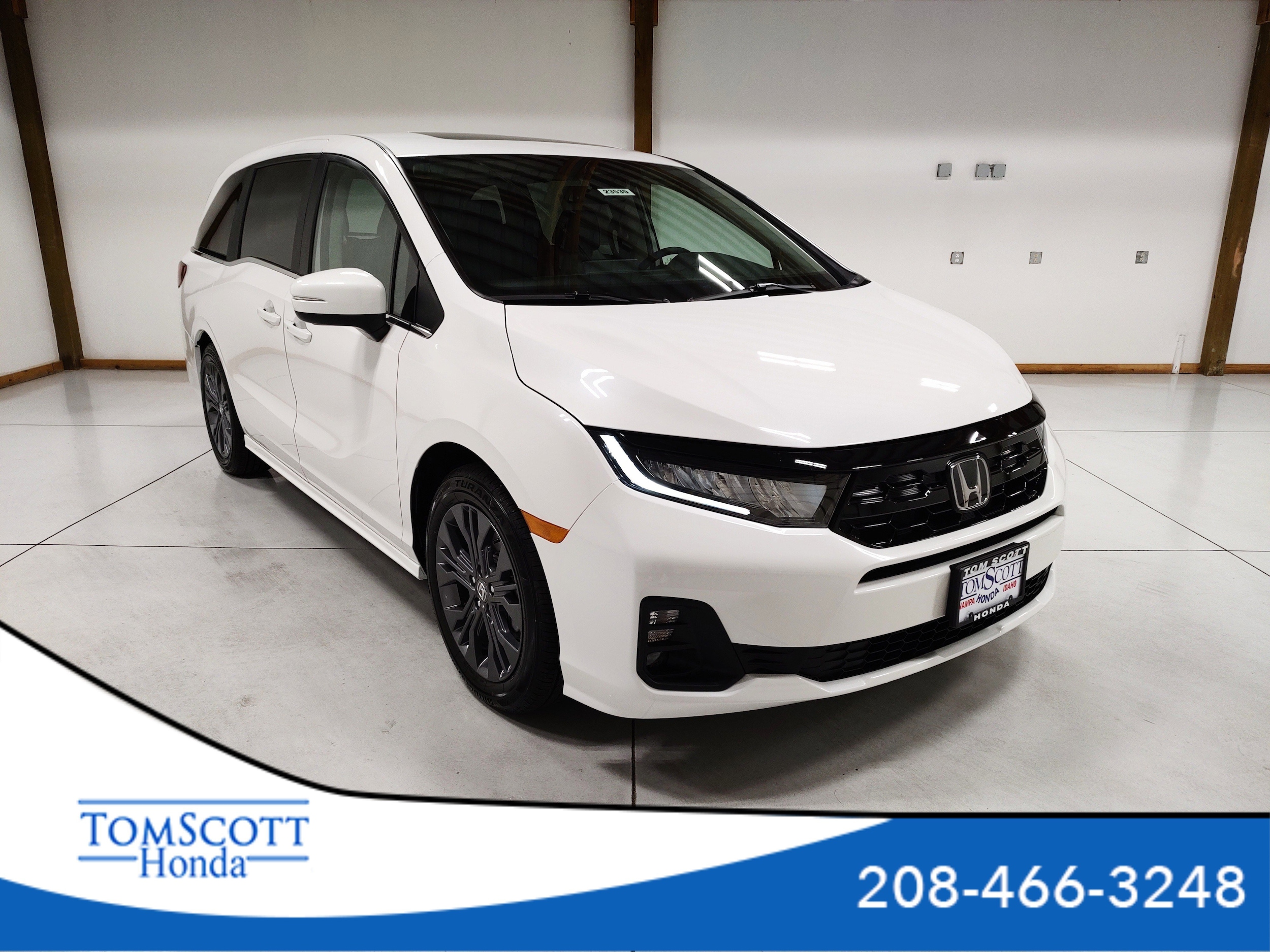 2026 Honda Odyssey Touring's photo