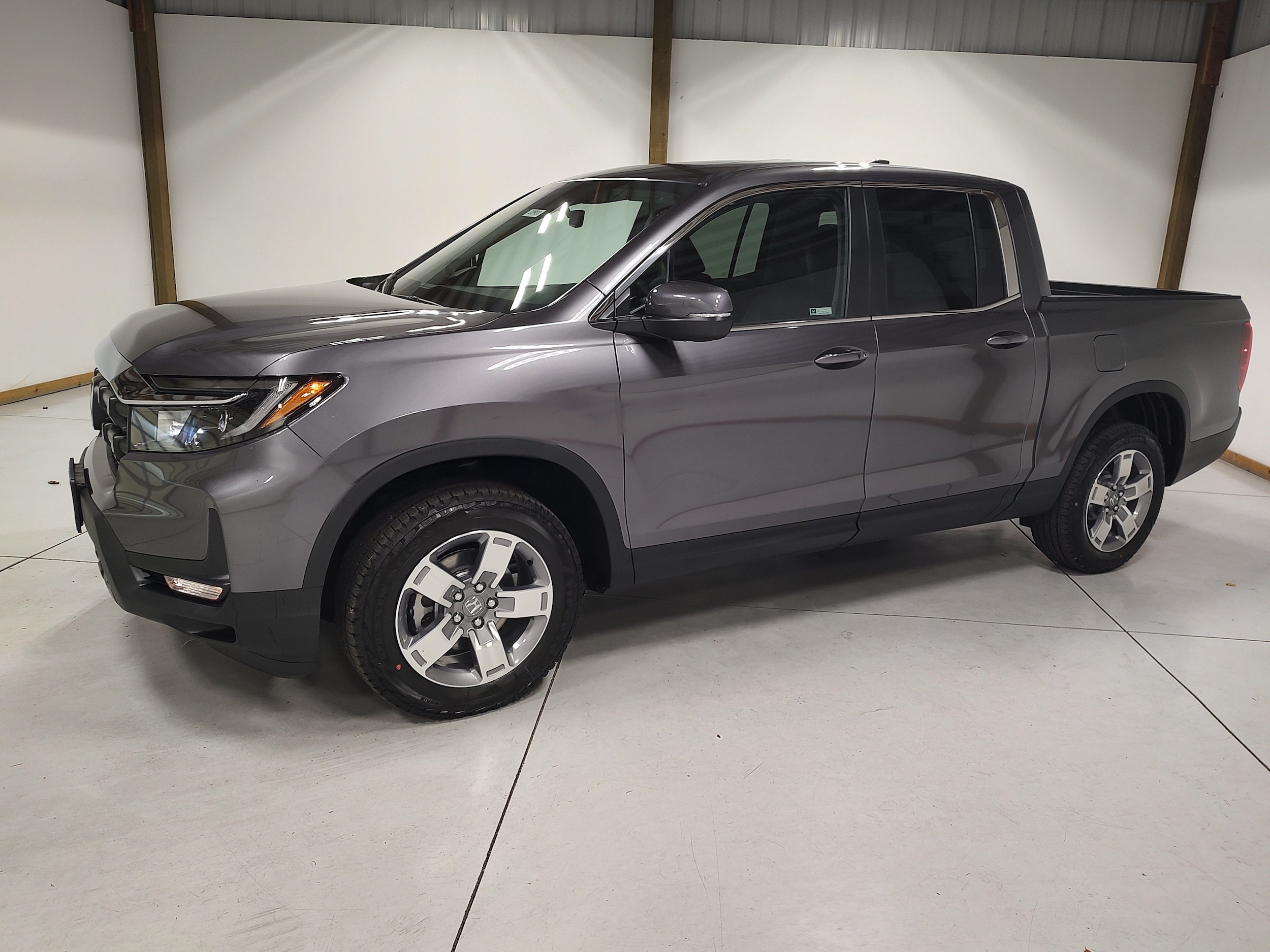 View vehicle photo 4