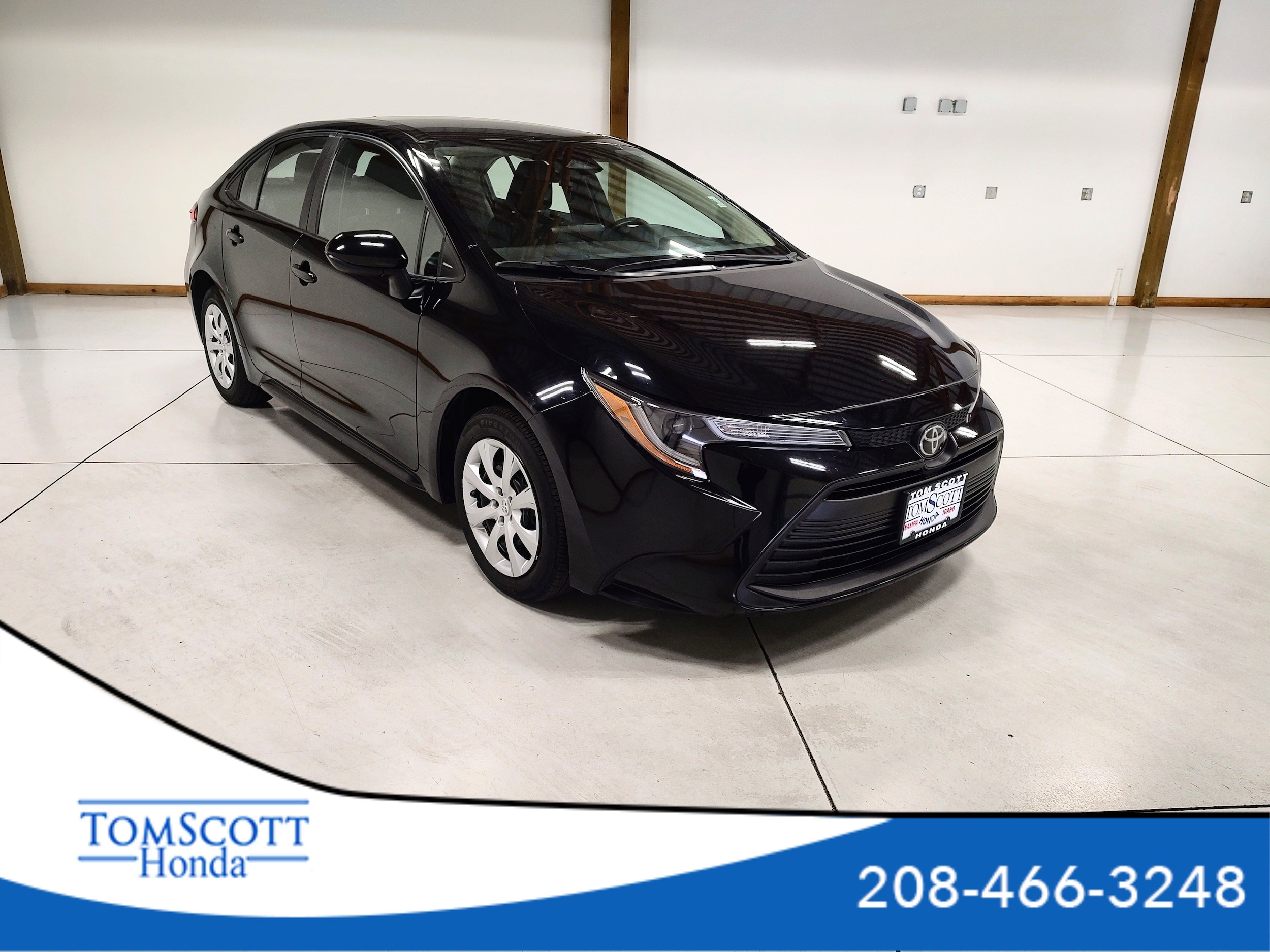 2024 Toyota Corolla LE's photo