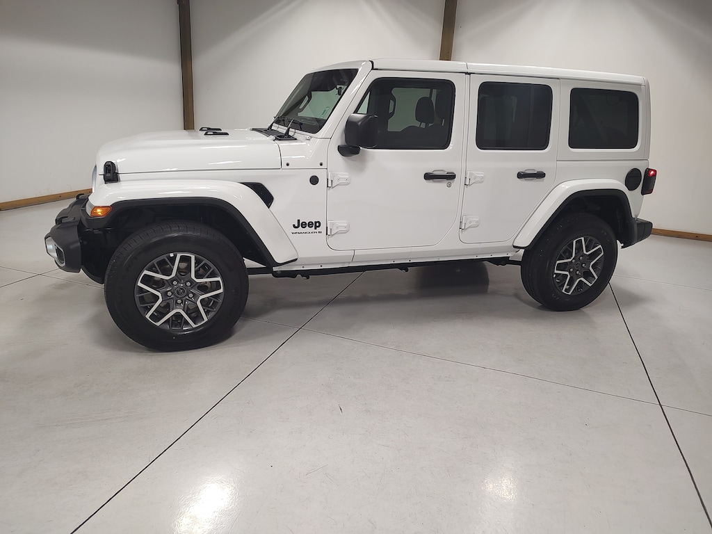 Used 2025 Jeep Wrangler Sahara SUV