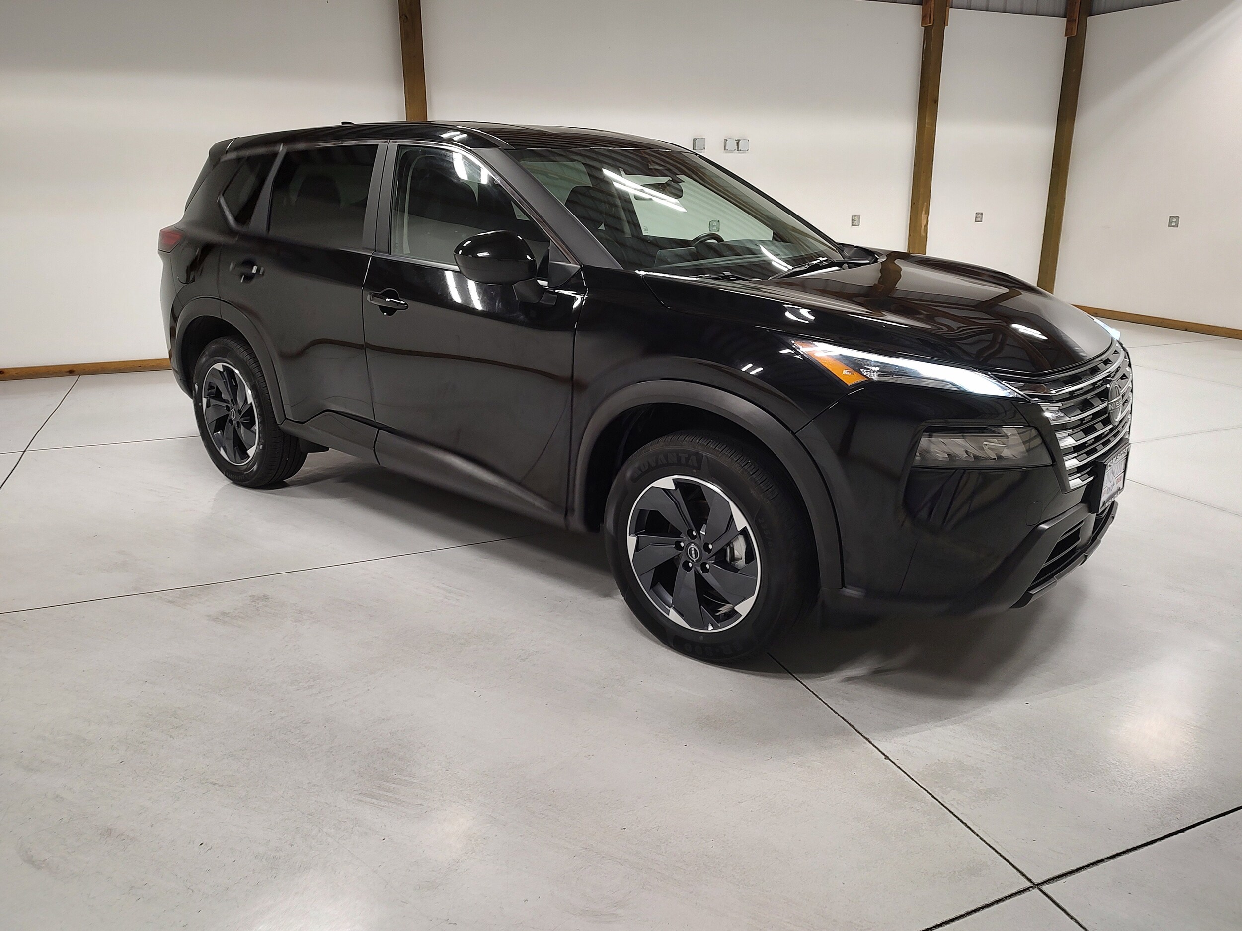 2025 Nissan Rogue SV photo 2