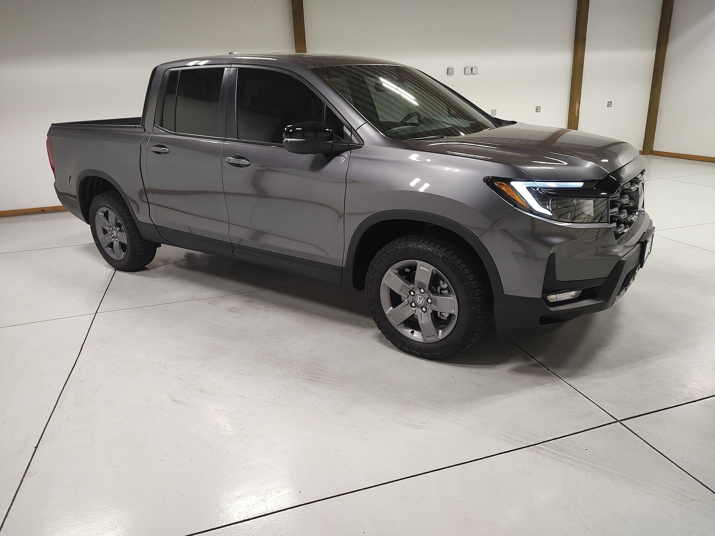2025 Honda Ridgeline TrailSport photo 2