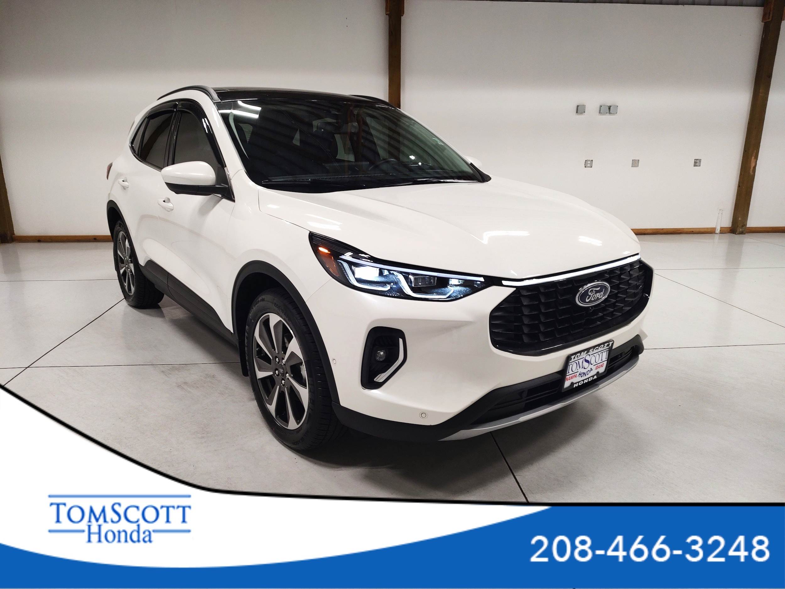 2023 Ford Escape Platinum AWD's photo