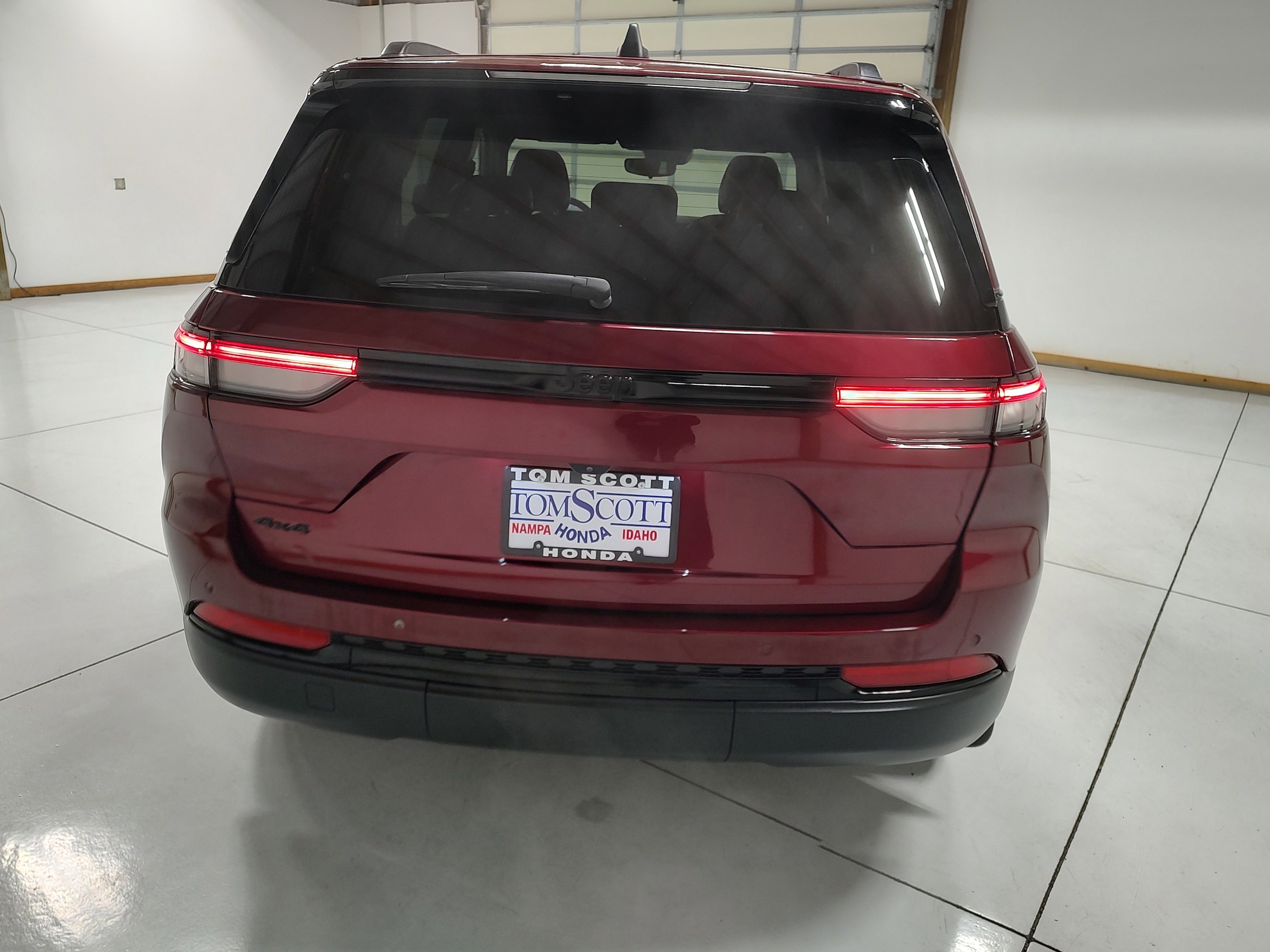 2023 Jeep Grand Cherokee Altitude - Photo 11