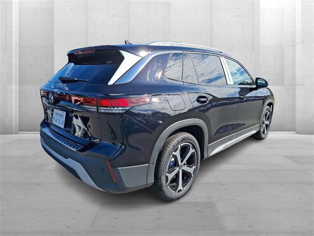 2025 Volkswagen Tiguan SE photo 3