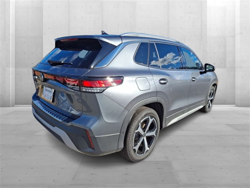 Used 2026 Volkswagen Tiguan 2.0T SE SUV