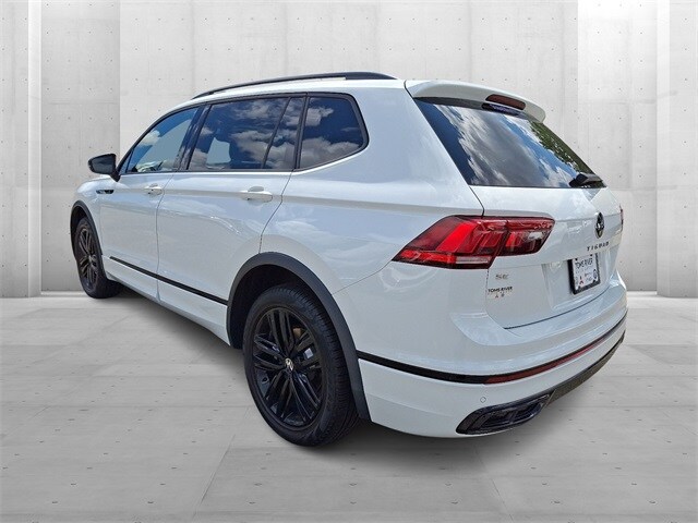 2022 Volkswagen Tiguan SE R-Line Black photo 4