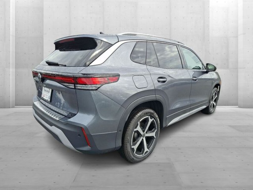 New 2026 Volkswagen Tiguan 2.0T SE SUV
