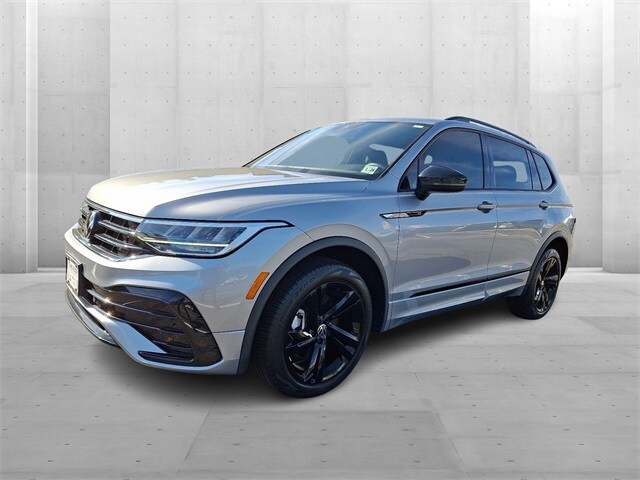 2023 Volkswagen Tiguan SE R-Line Black photo 2