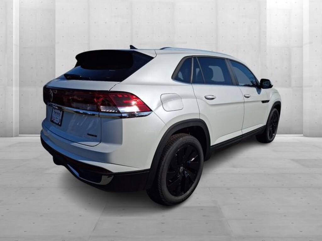 New 2026 Volkswagen Atlas Cross Sport 2.0T SE w/Technology SUV