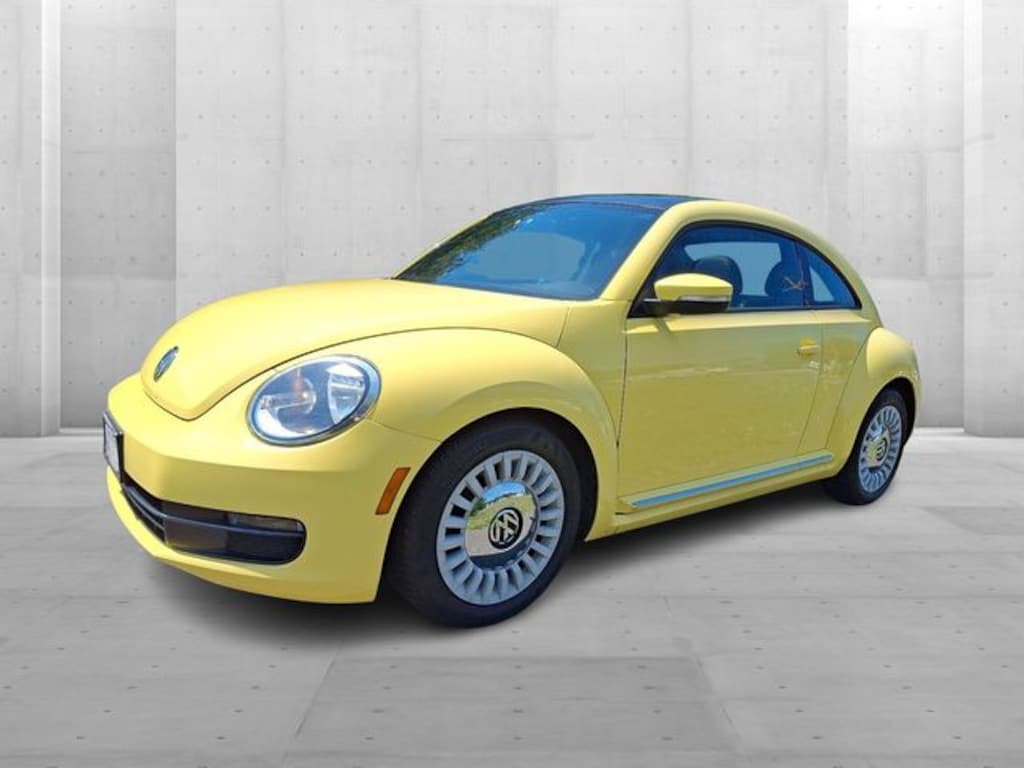 Used 2013 Volkswagen Beetle 2.5L Hatchback