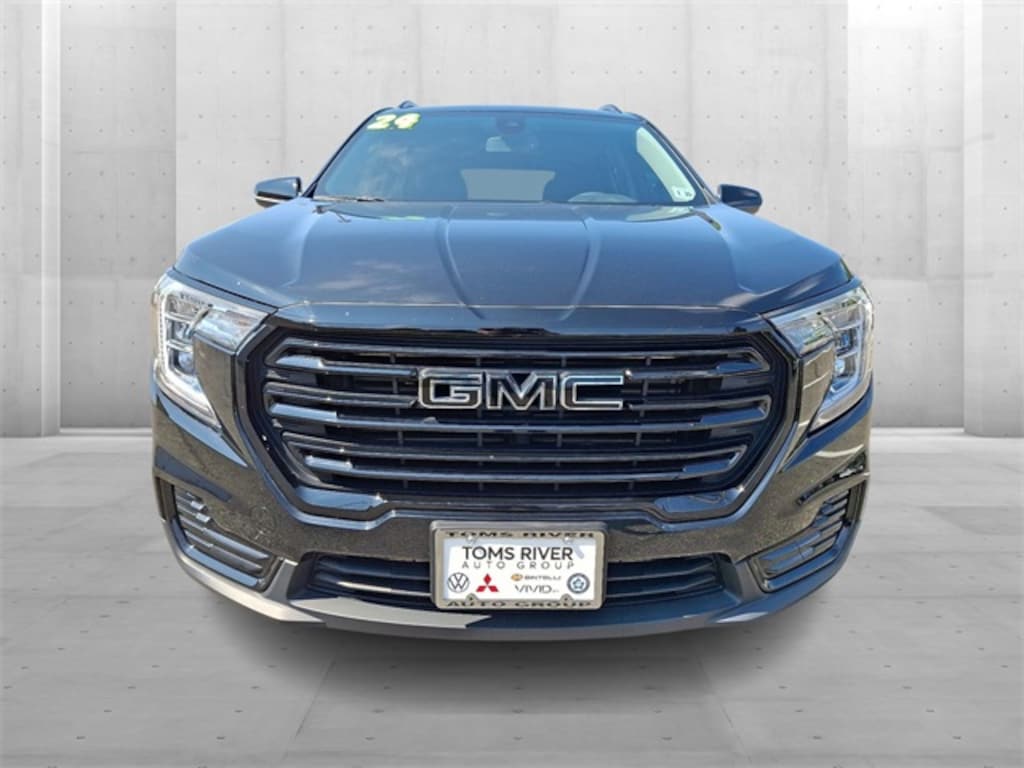 Used 2024 GMC Terrain SLE SUV